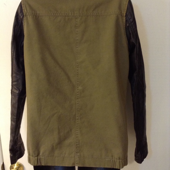 FOREVER 21 OLIVE GREEN JACKET W/ FAUX  SLEEVES - Picture 4 of 5